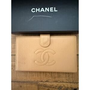 Chanel Wallet Women's Beige Leather CC Logo Fold Over Snap Clutch France W/Box